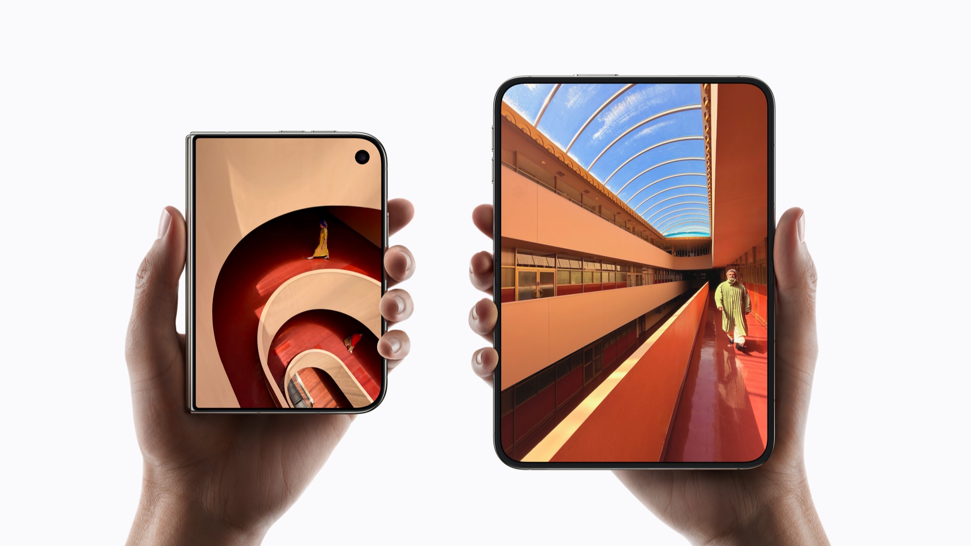 ▲ Duo 的两块屏幕：内屏比 18 Pro Max 大 50%，外屏约 18 Pro 九成显示面积（图源：Apple 新闻稿）